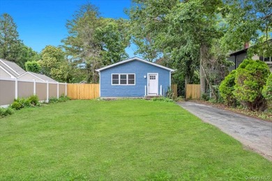 Completely renovated in 2026, with new range hood and bathroom - photo 1
