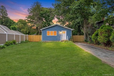 Completely renovated in 2026, with new range hood and bathroom - photo 3