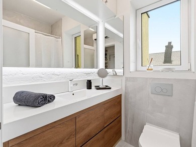 Welcome to this modern, impeccably maintained 1-bedroom, 1-bath - photo 11
