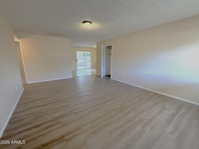 Beautiful Glendale home featuring a private pool and a - photo 2