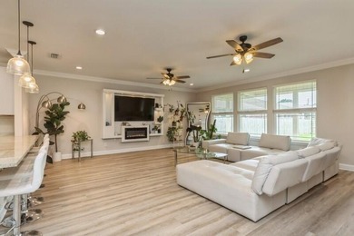 VA Assumable at 5%! seller offering $5,000 for concessions. Sod - photo 12