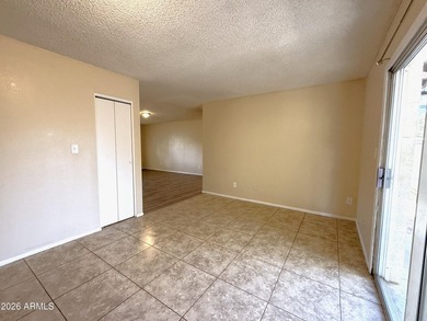 Beautiful Glendale home featuring a private pool and a - photo 3