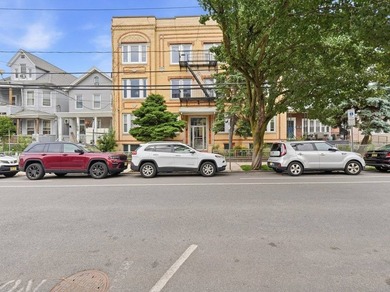Welcome to this modern, impeccably maintained 1-bedroom, 1-bath - photo 13
