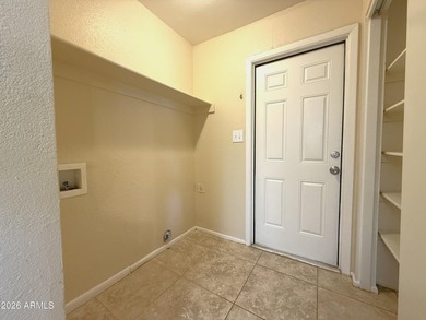 Beautiful Glendale home featuring a private pool and a - photo 6