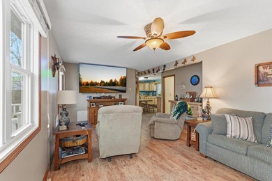 Low-maintenance home close to the water! This one delivers - photo 6