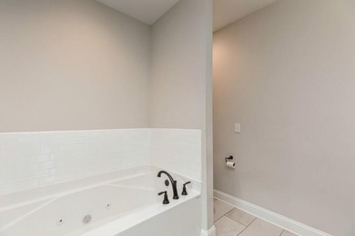 VA Assumable at 5%! seller offering $5,000 for concessions. Sod - photo 18