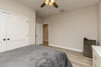 VA Assumable at 5%! seller offering $5,000 for concessions. Sod - photo 25