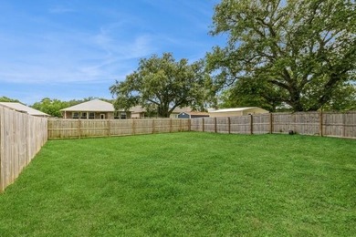 VA Assumable at 5%! seller offering $5,000 for concessions. Sod - photo 31