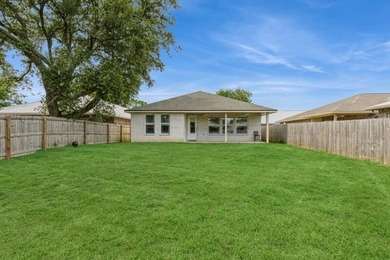 VA Assumable at 5%! seller offering $5,000 for concessions. Sod - photo 33