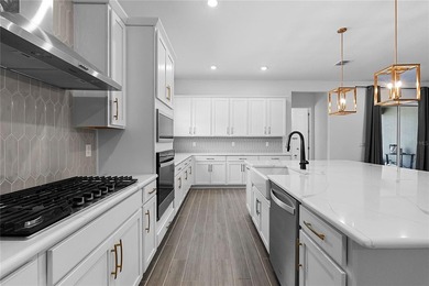 Why wait months for new construction when you can move into this - photo 8