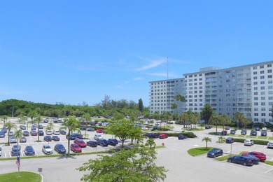 Beautiful, spacious, light-filled 1/1/1 in a very well-managed - photo 8
