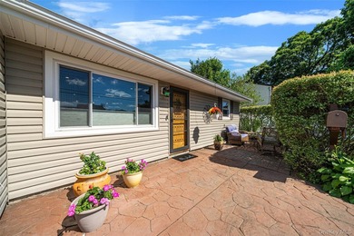 Welcome to this diamond condition 3 Bd/Rm, 2 Bath, Ranch style - photo 3