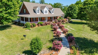 27-ACRE PRIVATE ESTATE NEAR GREEN RIVER LAKE WITH DUAL LIVING - photo 2