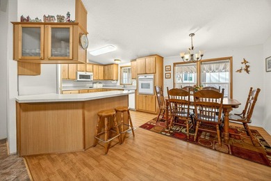 Great Opportunity at a great PRICE! Well-kept 3-bedroom, 2-bath - photo 3