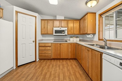 Great Opportunity at a great PRICE! Well-kept 3-bedroom, 2-bath - photo 6