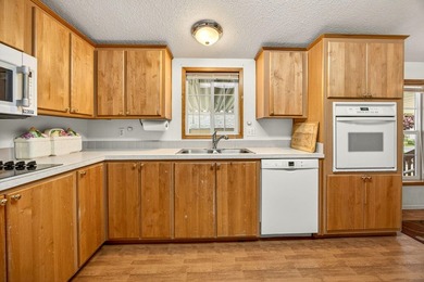 Great Opportunity at a great PRICE! Well-kept 3-bedroom, 2-bath - photo 7