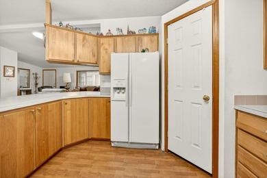 Great Opportunity at a great PRICE! Well-kept 3-bedroom, 2-bath - photo 8