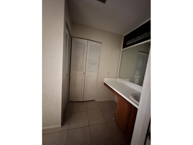 Corner unit 2 Bedroom, 2 Bathroom unit. Large bedrooms. 55+ - photo 9