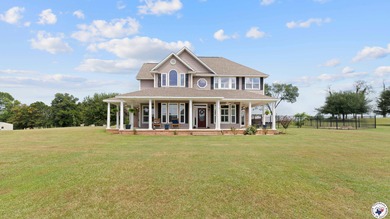 (private lake, pond, creek) Home For Sale in Hooks Texas