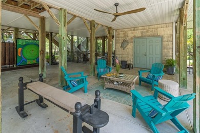 Welcome to your Edisto Island escape! Majestic live oaks and - photo 6