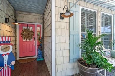 Welcome to your Edisto Island escape! Majestic live oaks and - photo 7
