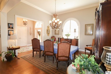 Discover exceptional space and amenities in this impressive - photo 5