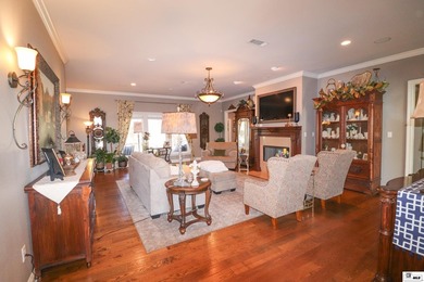 Discover exceptional space and amenities in this impressive - photo 6