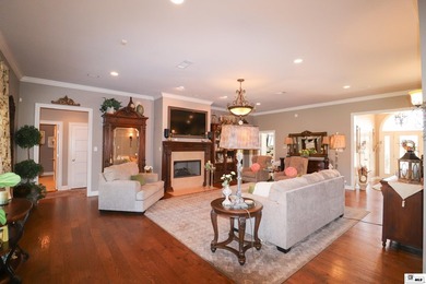 Discover exceptional space and amenities in this impressive - photo 7