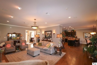 Discover exceptional space and amenities in this impressive - photo 8