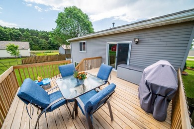 Welcome home to this beautifully maintained 3-bedroom, 2-bath - photo 30