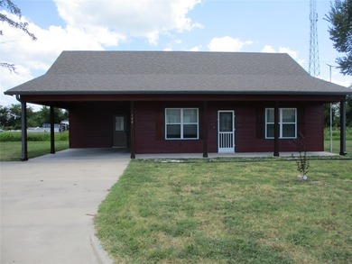 Bright, Clean and Move in Ready. Open floor plan, beautiful - photo 1