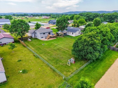 Welcome home to this beautifully maintained 3-bedroom, 2-bath - photo 32