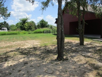 Bright, Clean and Move in Ready. Open floor plan, beautiful - photo 8