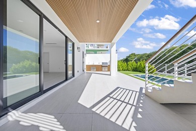 Exceptional Brand New Waterfront Home in a prime Plantation Key - photo 7