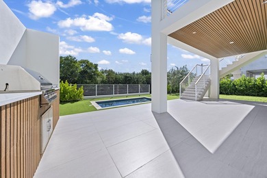 Exceptional Brand New Waterfront Home in a prime Plantation Key - photo 8