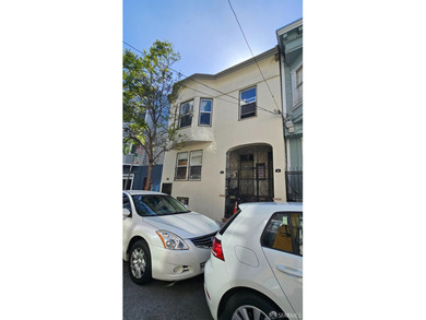 Located between Mission & Valencia Sts. Duplex in the front and - photo 1