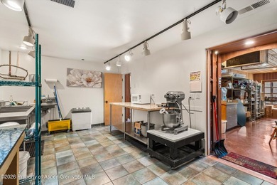 Versatile Ground Floor Commercial Unit - Endless Possibilities! - photo 12