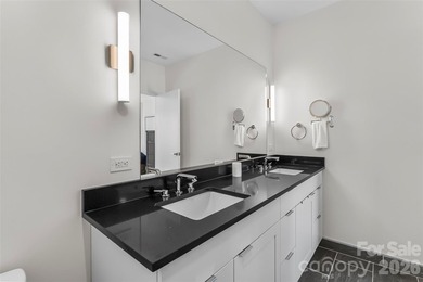 Extraordinary opportunity to own this move-in ready condo - photo 19