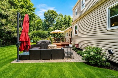 Welcome home to this beautifully maintained Colonial, perfectly - photo 20