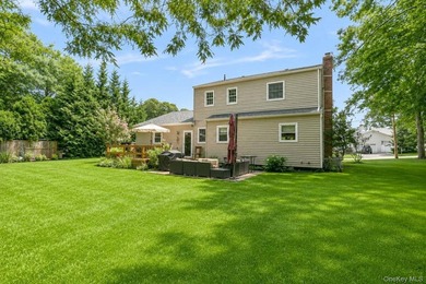 Welcome home to this beautifully maintained Colonial, perfectly - photo 21
