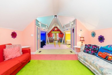 Experience the art of lakefront living at Tropical Paradise, an - photo 21