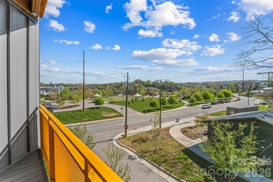 Extraordinary opportunity to own this move-in ready condo - photo 27