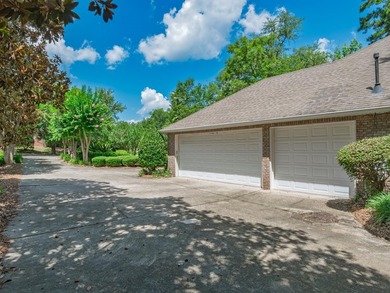 NEW ROOF with acceptable offer! Custom All-Brick Pool Home in - photo 41