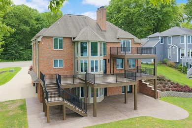 5 BD 4 BA, 4,173-sq-ft 2-story brick home, .25-acre lot w/ 101 - photo 3