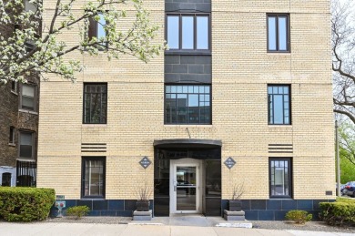Lake Condo For Sale in Milwaukee, Wisconsin