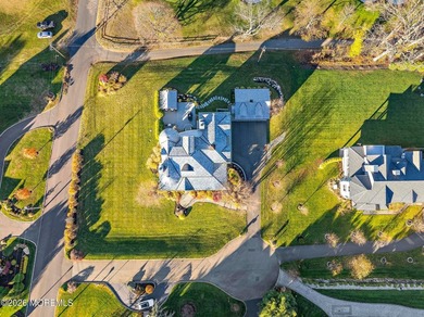 Perched atop prestigious Beacon Hill, this exceptional seashore - photo 6