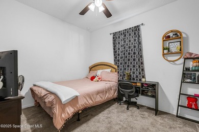 Welcome to this beautifully designed 4-bedroom, 2-bathroom home - photo 22