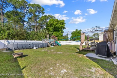 Welcome to this beautifully designed 4-bedroom, 2-bathroom home - photo 33
