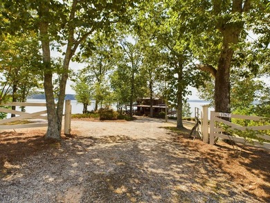 Lakefront Oasis! Fully Furnished Cabin on Pickwick Lake - photo 4