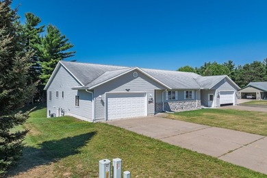 Welcome home to this 3 bedroom/3 bath home near the golf course - photo 2